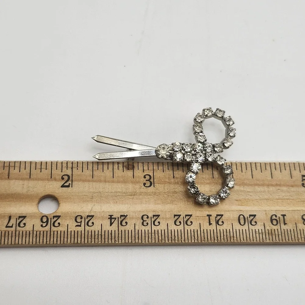 Vintage Silver Tone‎ Rhinestone Handles Scissors Brooch